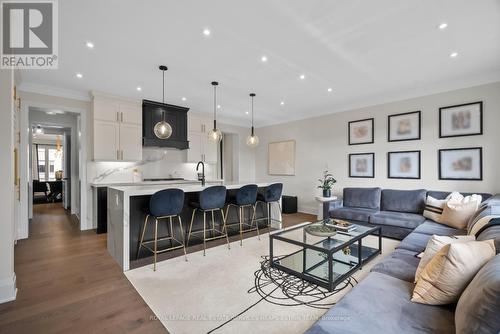 7 Hollyhock Court, Toronto, ON - Indoor Photo Showing Living Room