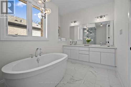 7 Hollyhock Court, Toronto, ON - Indoor Photo Showing Bathroom