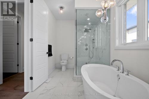 7 Hollyhock Court, Toronto, ON - Indoor Photo Showing Bathroom