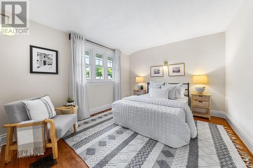 213 St Leonards Crescent, Toronto, ON - Indoor Photo Showing Bedroom