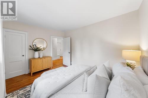 213 St Leonards Crescent, Toronto, ON - Indoor Photo Showing Bedroom