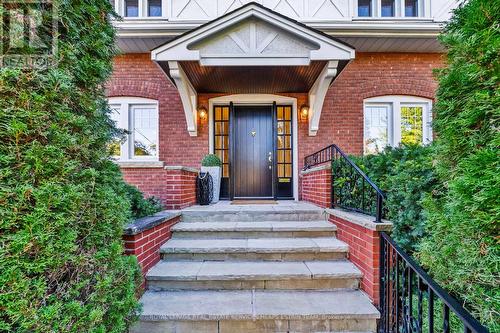 213 St Leonards Crescent, Toronto, ON - Outdoor