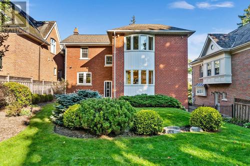 213 St Leonards Crescent, Toronto, ON - Outdoor