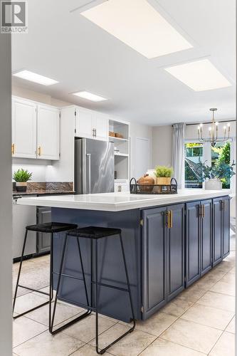 213 St Leonards Avenue, Toronto, ON - Indoor Photo Showing Kitchen With Upgraded Kitchen