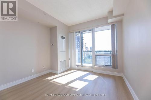 607 - 9090 Yonge Street, Richmond Hill, ON - Indoor Photo Showing Other Room