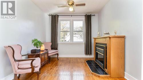 578 Creston Avenue, London, ON - Indoor With Fireplace