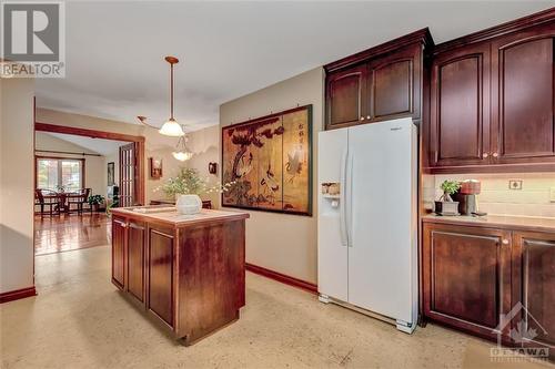 5791 Kelly Marie Drive, Ottawa, ON - Indoor Photo Showing Kitchen