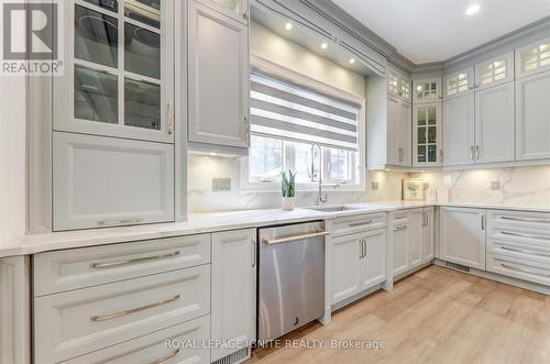 123 Baldwin Street, Whitby, ON - Indoor Photo Showing Kitchen With Upgraded Kitchen