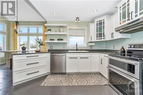 56 Lloydalex Crescent, Ottawa, ON - Indoor Photo Showing Kitchen With Upgraded Kitchen