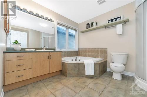 56 Lloydalex Crescent, Ottawa, ON - Indoor Photo Showing Bathroom