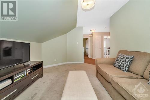 56 Lloydalex Crescent, Ottawa, ON - Indoor Photo Showing Living Room