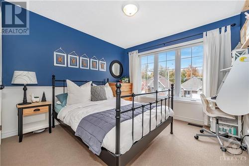 56 Lloydalex Crescent, Ottawa, ON - Indoor Photo Showing Bedroom