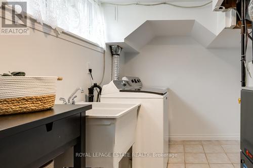 4 Benorama Crescent, Toronto, ON - Indoor Photo Showing Laundry Room