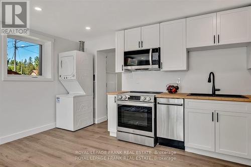 178 Front Street W, Kawartha Lakes (Bobcaygeon), ON - Indoor Photo Showing Kitchen