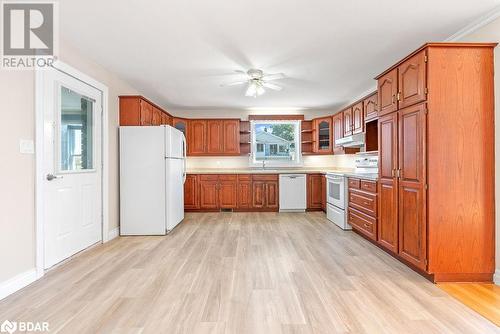 1757 Old Highway 2, Quinte West, ON - Indoor Photo Showing Kitchen