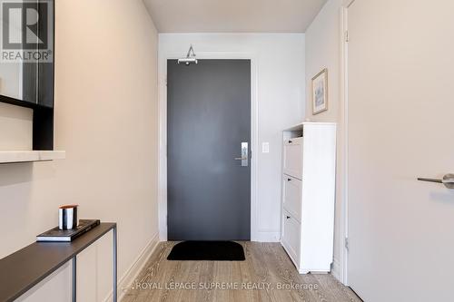 720 - 608 Richmond Street W, Toronto, ON - Indoor Photo Showing Other Room