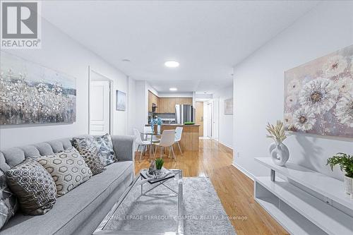 205 - 503 Beecroft Road, Toronto, ON - Indoor Photo Showing Living Room