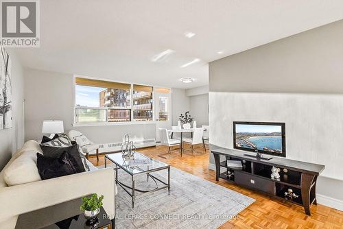 602 - 180 Markham Road, Toronto, ON - Indoor Photo Showing Living Room