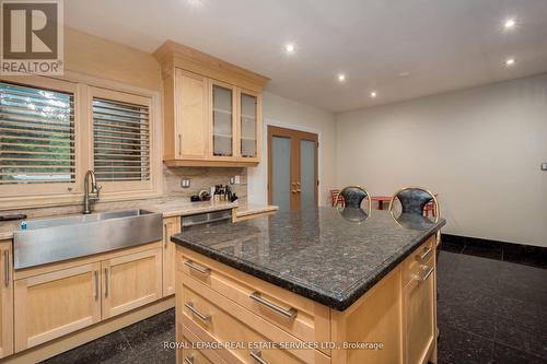 53 Findhorn Crescent, Vaughan, ON - Indoor Photo Showing Kitchen