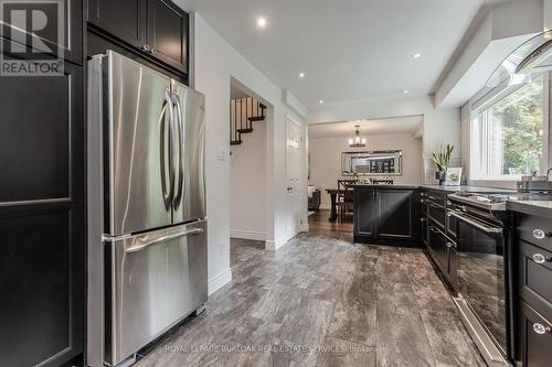 1771 Heather Hills Drive, Burlington, ON - Indoor Photo Showing Kitchen With Upgraded Kitchen