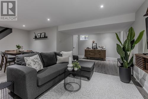 1771 Heather Hills Drive, Burlington, ON - Indoor Photo Showing Living Room