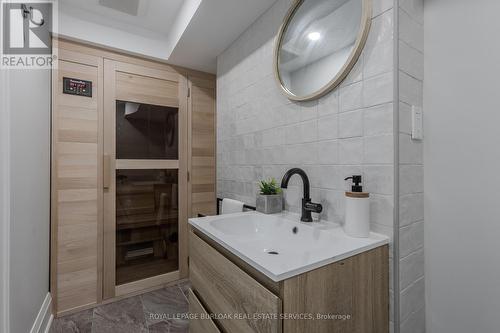 1771 Heather Hills Drive, Burlington, ON - Indoor Photo Showing Bathroom