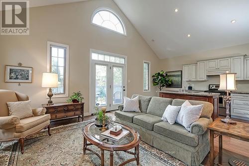 1 - 2141 Caroline Street, Burlington, ON - Indoor Photo Showing Living Room