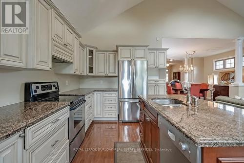 1 - 2141 Caroline Street, Burlington, ON - Indoor Photo Showing Kitchen With Stainless Steel Kitchen With Double Sink With Upgraded Kitchen