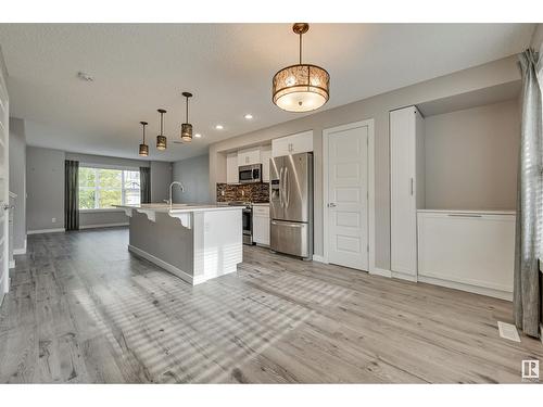 16009 10 Av Sw Sw, Edmonton, AB - Indoor Photo Showing Kitchen