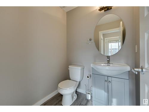 16009 10 Av Sw Sw, Edmonton, AB - Indoor Photo Showing Bathroom