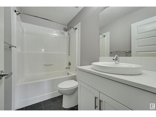 16009 10 Av Sw Sw, Edmonton, AB - Indoor Photo Showing Bathroom