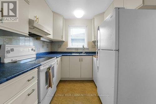 125 Pleasant Avenue, Toronto, ON - Indoor Photo Showing Kitchen