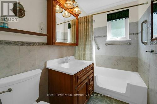 125 Pleasant Avenue, Toronto, ON - Indoor Photo Showing Bathroom