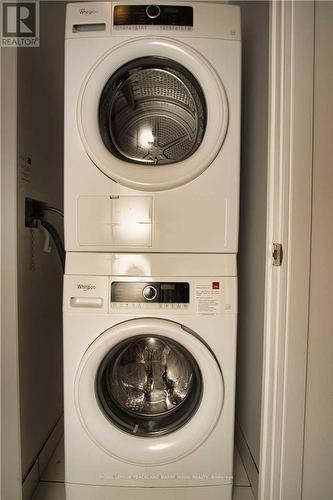 2921 - 275 Village Green Square, Toronto, ON - Indoor Photo Showing Laundry Room