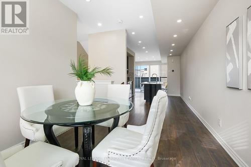 805 Mikinak Road, Ottawa, ON - Indoor Photo Showing Dining Room