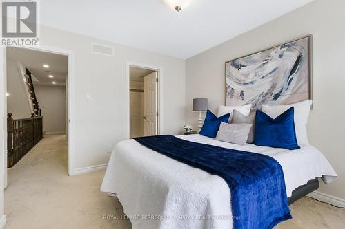 805 Mikinak Road, Ottawa, ON - Indoor Photo Showing Bedroom