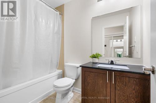 805 Mikinak Road, Ottawa, ON - Indoor Photo Showing Bathroom