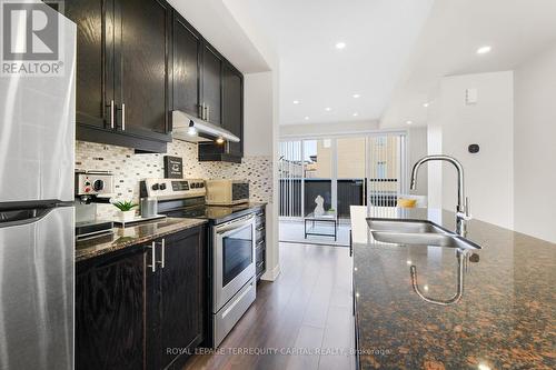 805 Mikinak Road, Ottawa, ON - Indoor Photo Showing Kitchen With Double Sink With Upgraded Kitchen