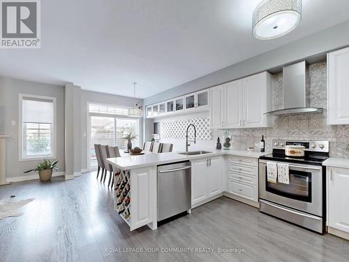 18 Oren Street, Vaughan, ON - Indoor Photo Showing Kitchen With Stainless Steel Kitchen With Upgraded Kitchen