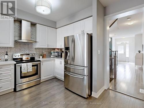 18 Oren Street, Vaughan, ON - Indoor Photo Showing Kitchen With Stainless Steel Kitchen