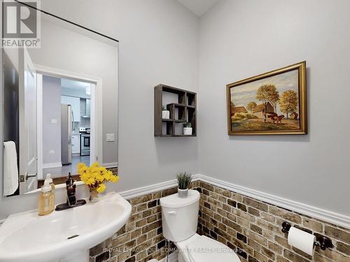 18 Oren Street, Vaughan, ON - Indoor Photo Showing Bathroom