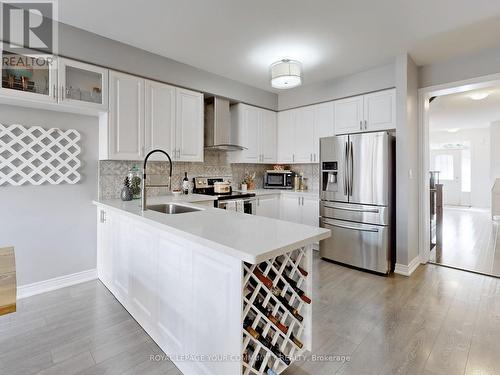 18 Oren Street, Vaughan, ON - Indoor Photo Showing Kitchen With Stainless Steel Kitchen