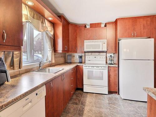 Cuisine - 101-327 Rue De Montmartre, Saint-Jean-Sur-Richelieu, QC - Indoor Photo Showing Kitchen