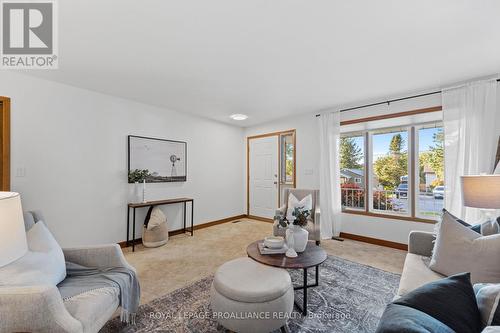 30 Carleton Boulevard, Cobourg, ON - Indoor Photo Showing Living Room