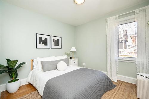 795 Fleet Avenue, Winnipeg, MB - Indoor Photo Showing Bedroom