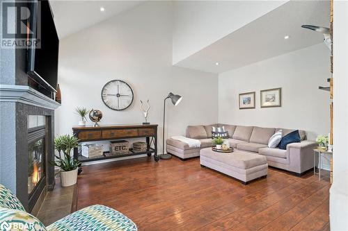 197 Hayward Court, Rockwood, ON - Indoor Photo Showing Living Room With Fireplace