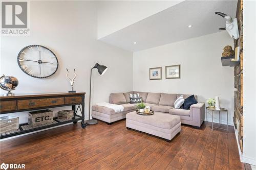 197 Hayward Court, Rockwood, ON - Indoor Photo Showing Living Room