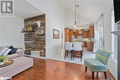 197 Hayward Court, Rockwood, ON - Indoor Photo Showing Living Room