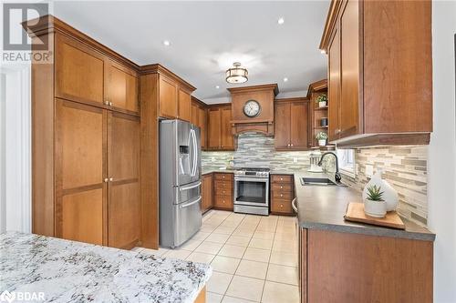 197 Hayward Court, Rockwood, ON - Indoor Photo Showing Kitchen With Double Sink