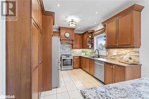 197 Hayward Court, Rockwood, ON - Indoor Photo Showing Kitchen